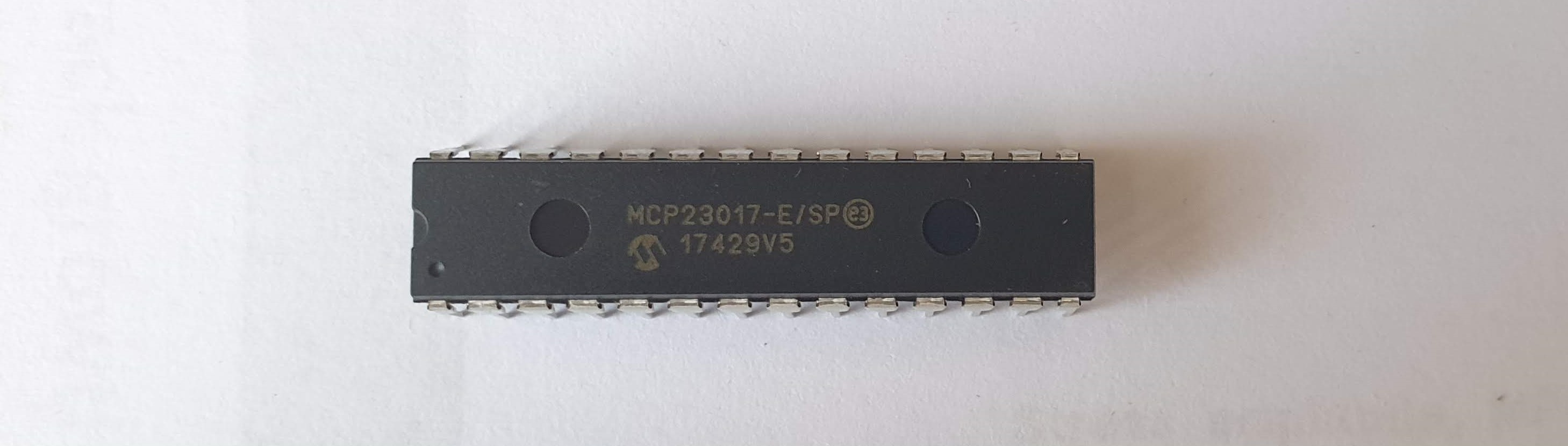 Image of MCP23017 chip